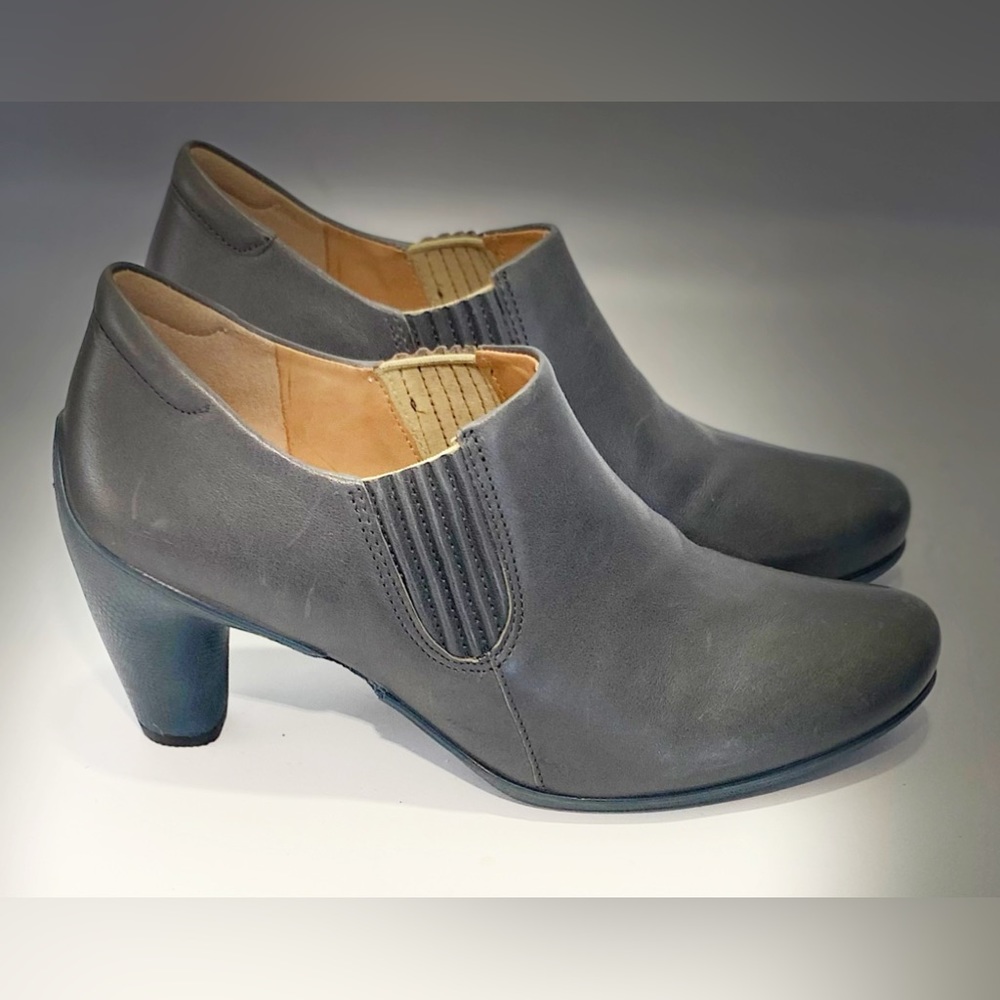New Ecco Low Heel Ankle Boot